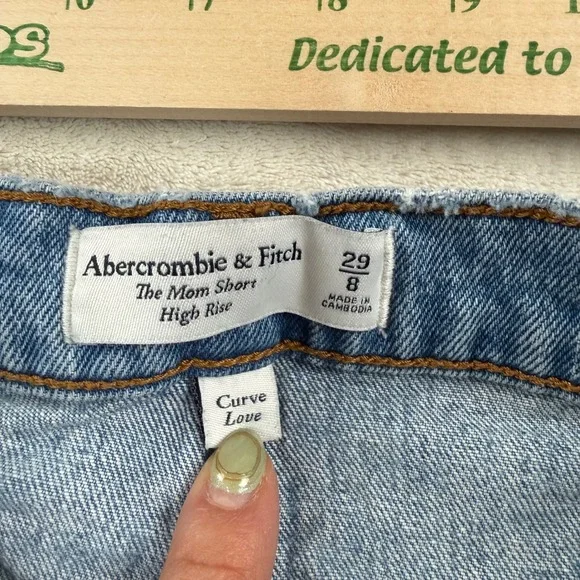 Abercrombie & Fitch Curve Love High Rise Mom Shorts Light Wash Blue Size 29 - Picture 5 of 7